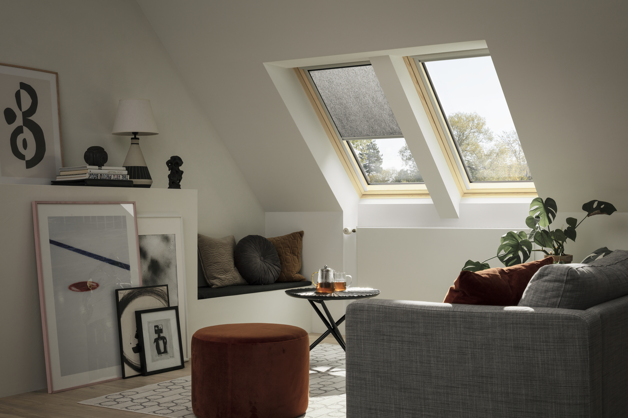 roleta dekoracyjna, przyciemniająca z prowadnicami. VELUX RFL